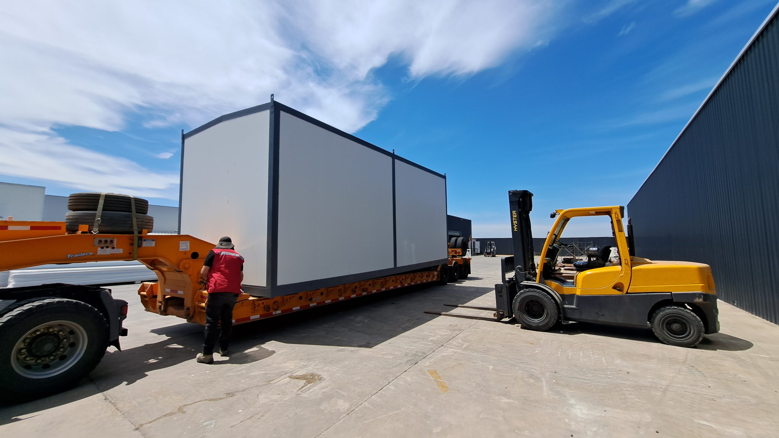 Empresas MORONI es uno de los fabricantes y proveedores de Salas Eléctricas Modulares en Chile.